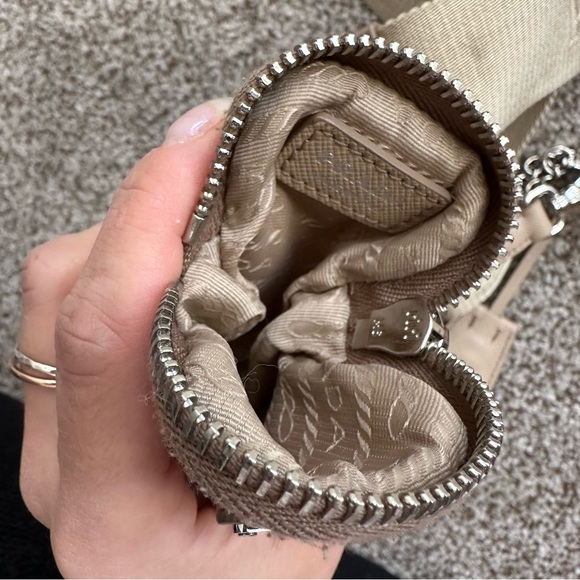 Prada nylon re-edition 2005 - Picture 8 of 13